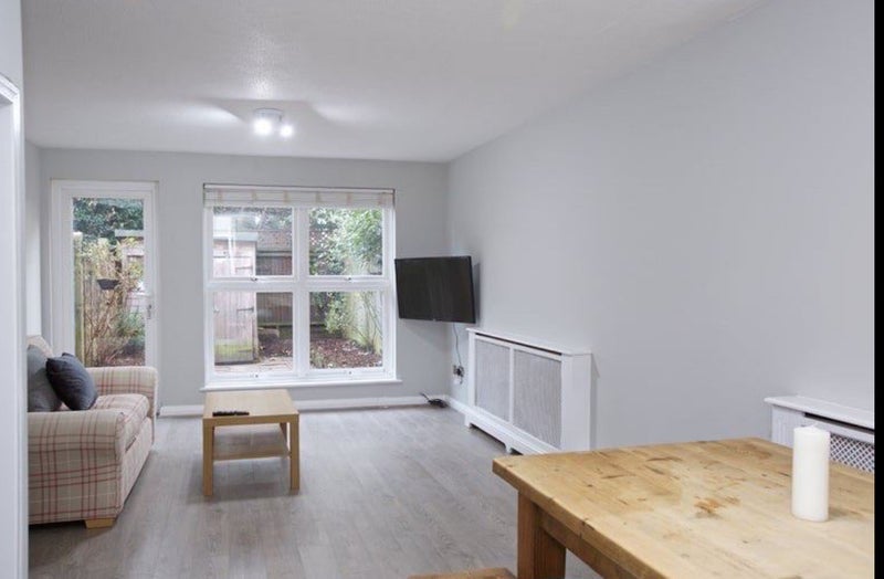 Room Holm Oak Close in Greater London