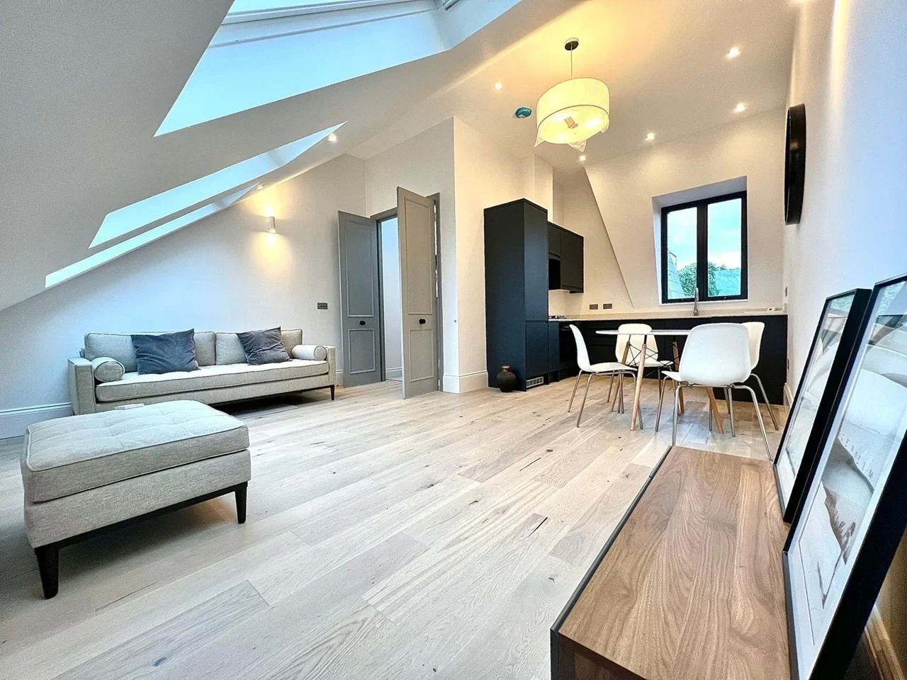 Flat Earlsfield Road in Greater London