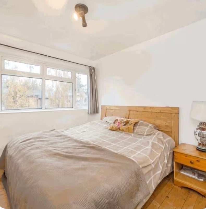 Flat Westfields in Greater London