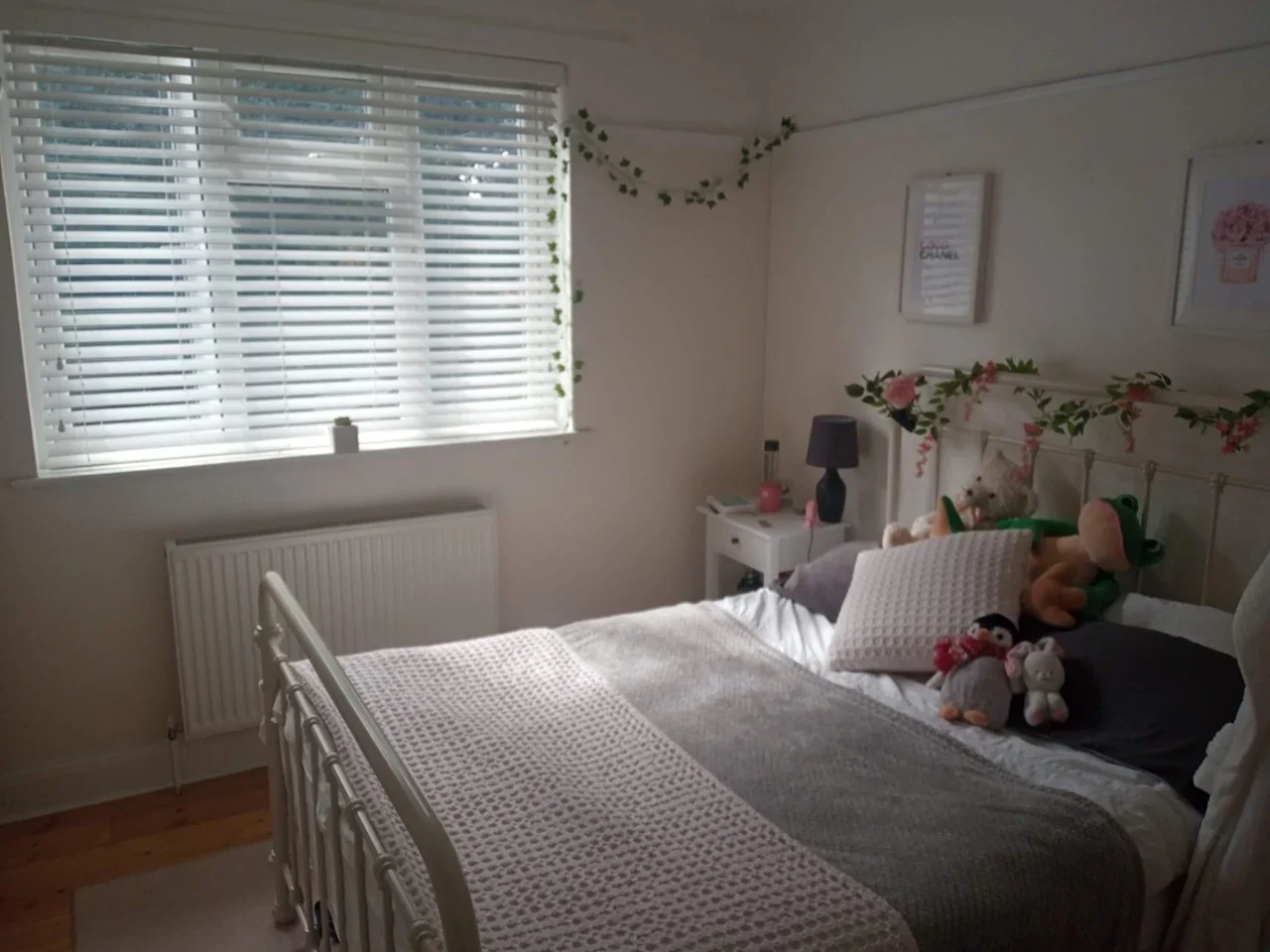 Room Cheriton Drive in Greater London