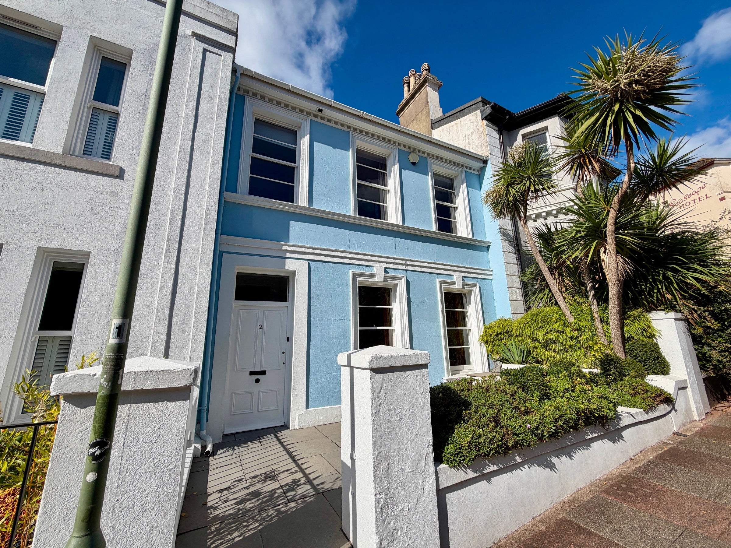 House Scarborough Place in Torquay