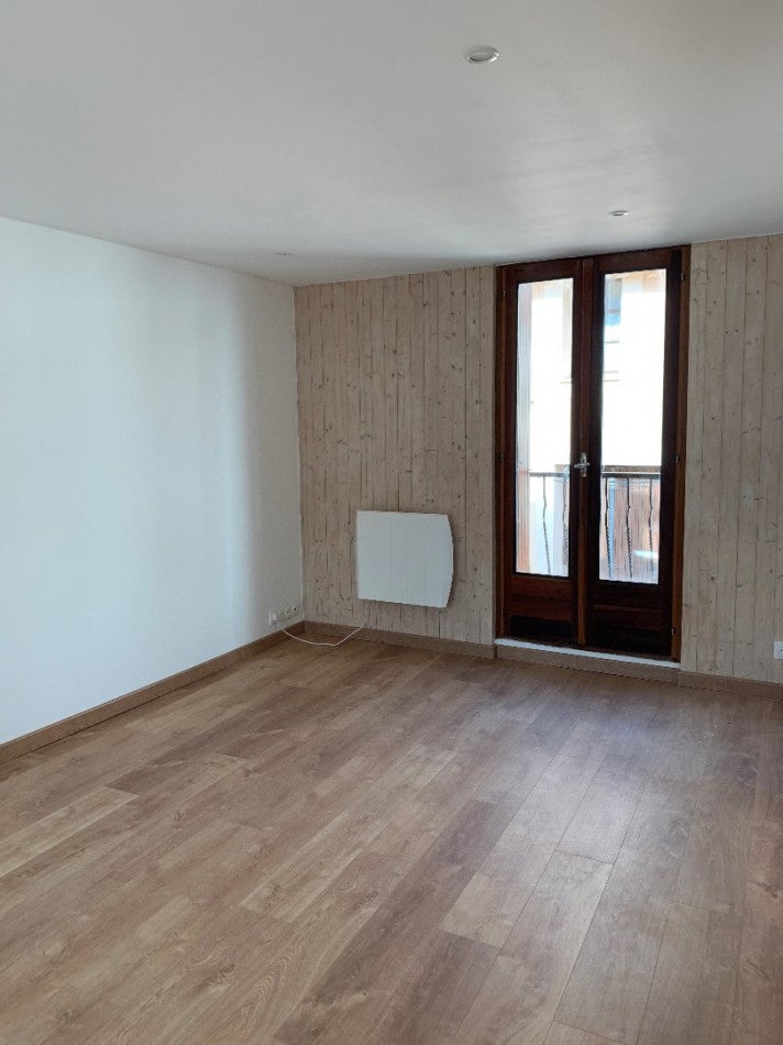 Appartement Place Monseigneur Hiral à Mèze