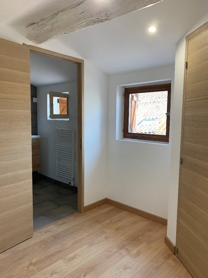Appartement Place Monseigneur Hiral à Mèze