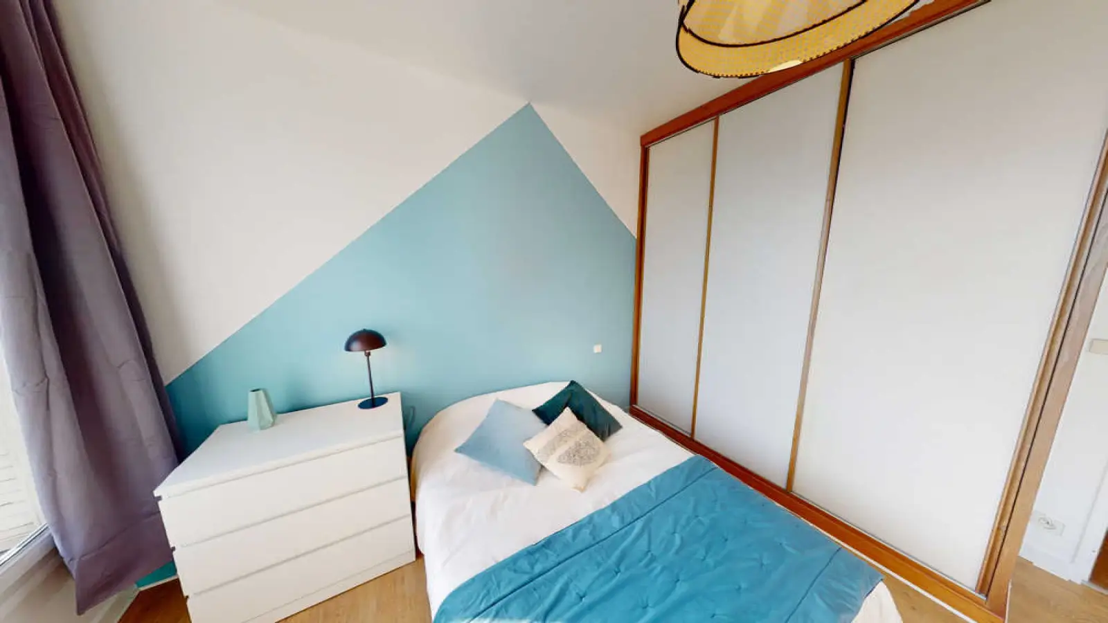 Room Rue de Cronstadt in Paris