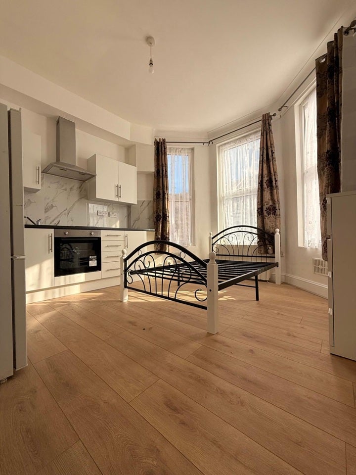 Flat Frobisher Road in Greater London