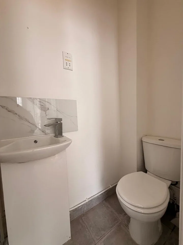 Flat Frobisher Road in Greater London