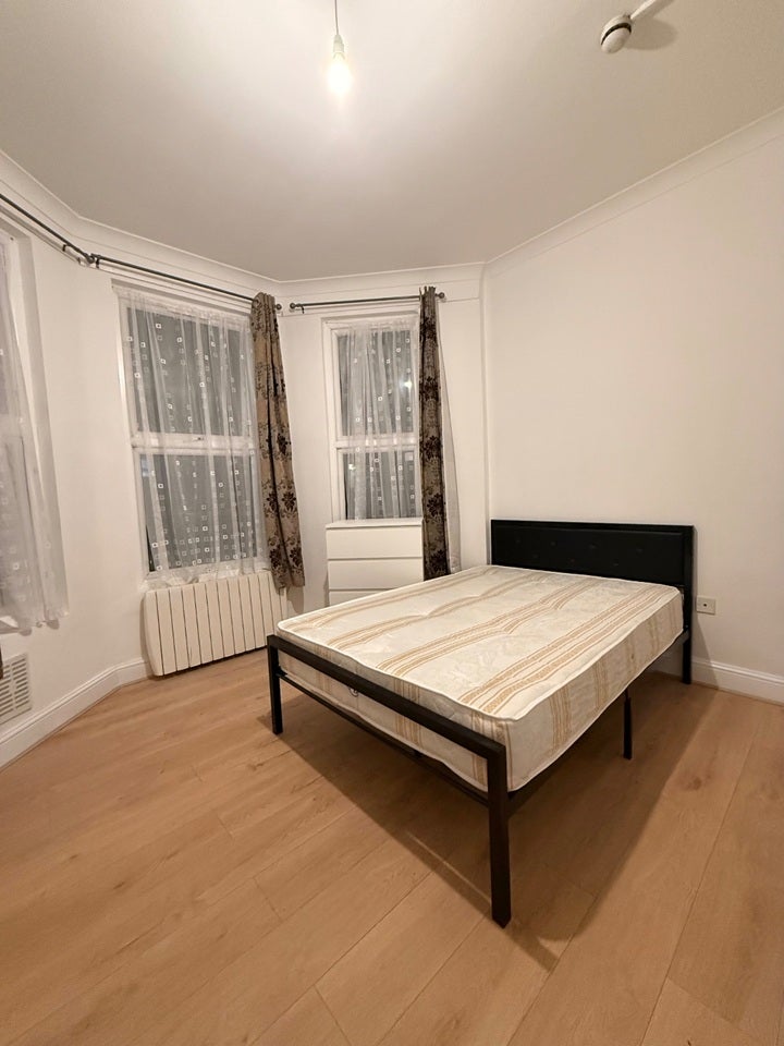 Flat Frobisher Road in Greater London
