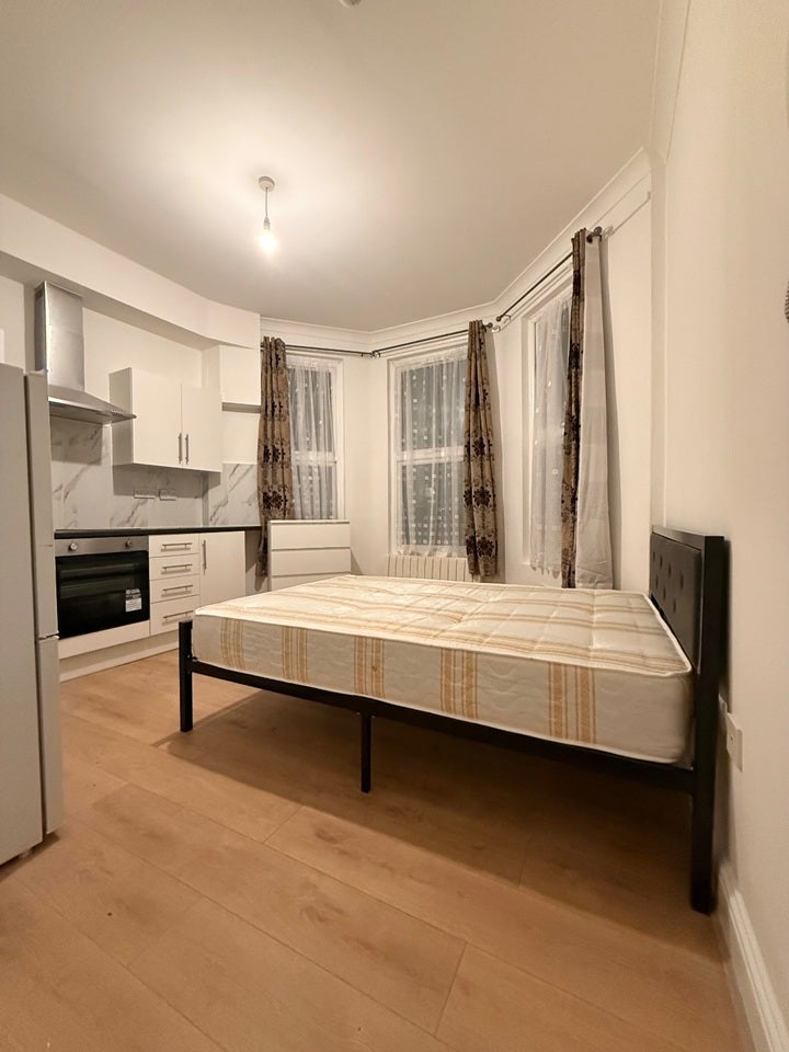 Flat Frobisher Road in Greater London