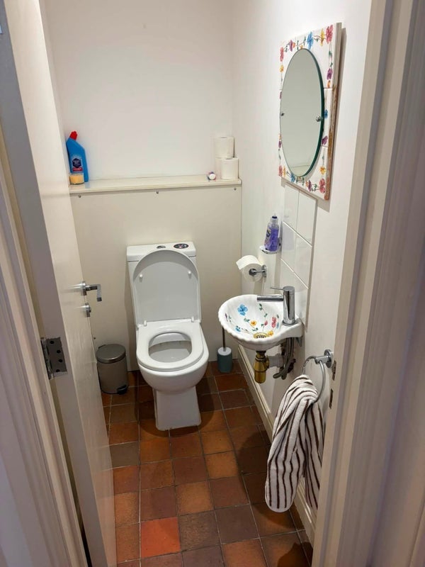 Room Hazlebury Road in Greater London