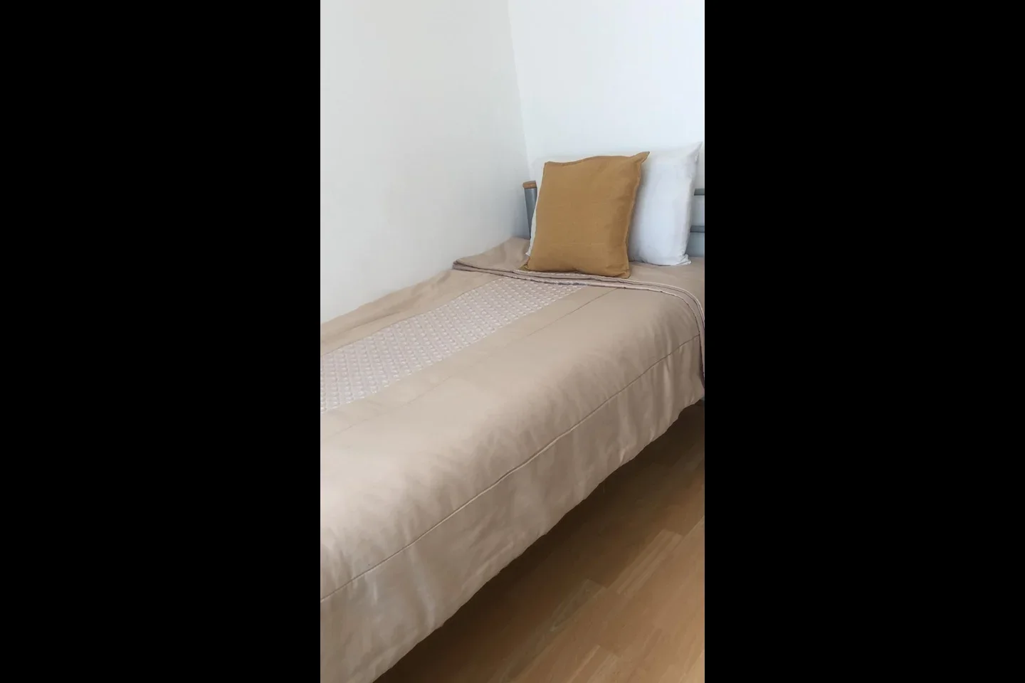 Room Monks Park in Greater London