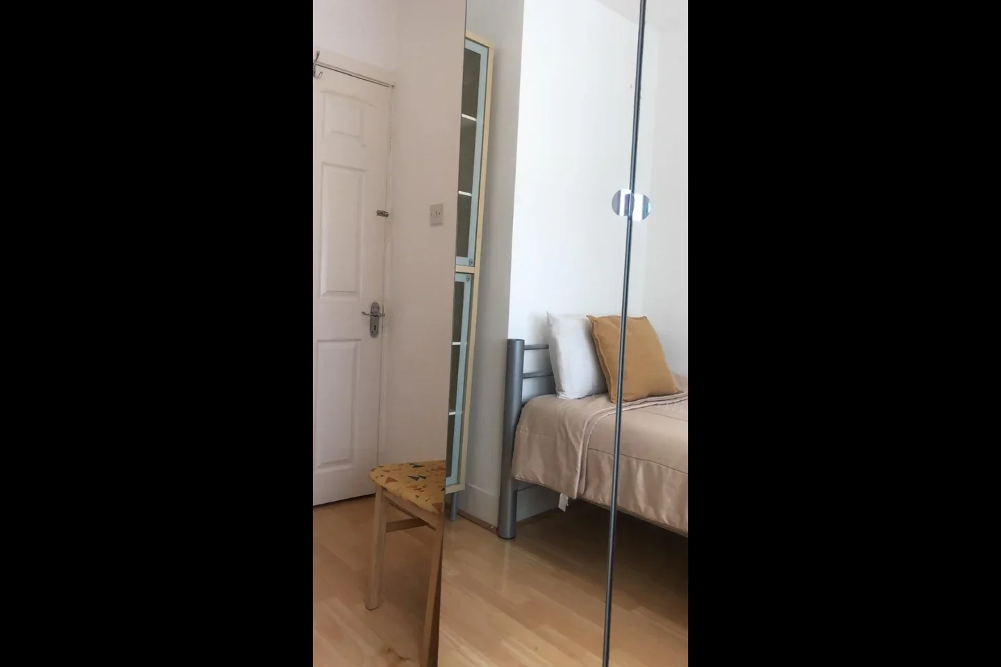 Room Monks Park in Greater London