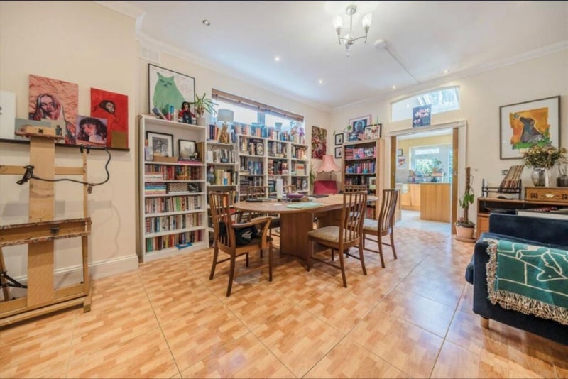 Room Melbourne Avenue in Greater London