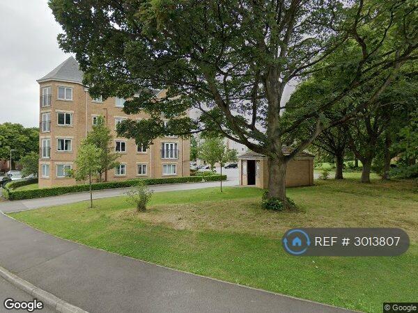 Flat Holly Way in Leeds