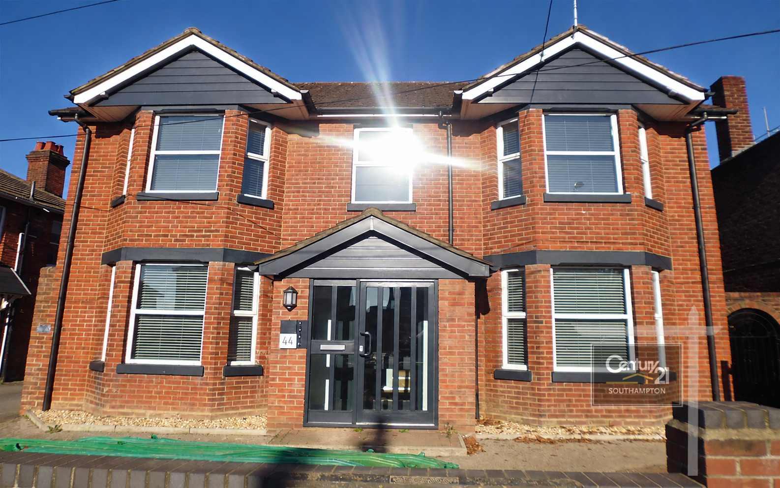 Flat Leigh Road in Eastleigh