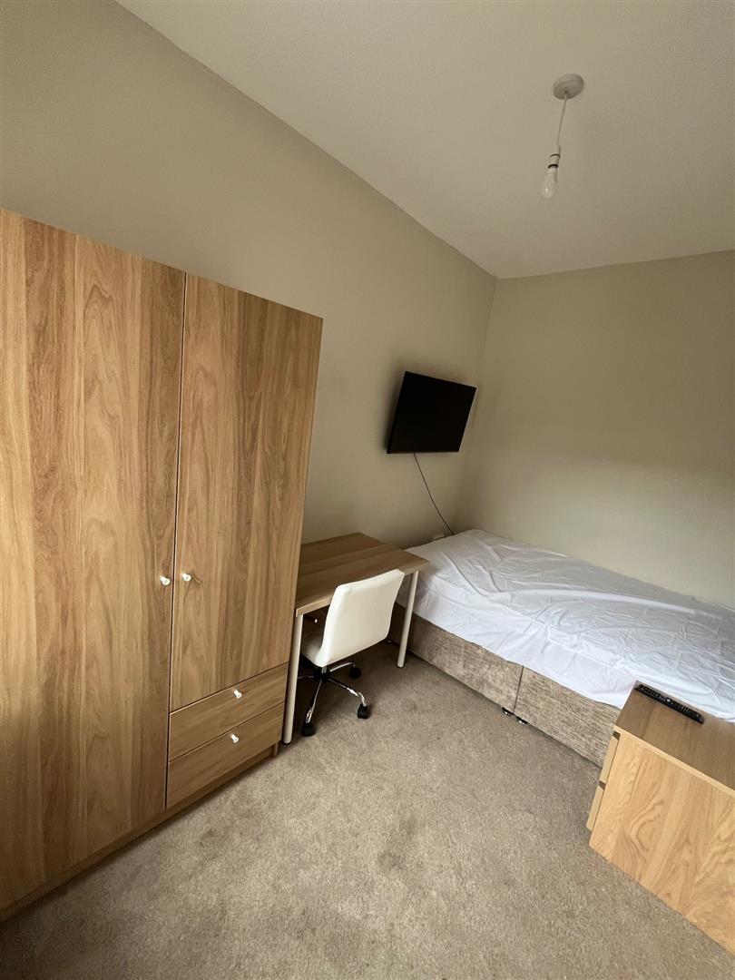 Room Walgrave Street in Hull