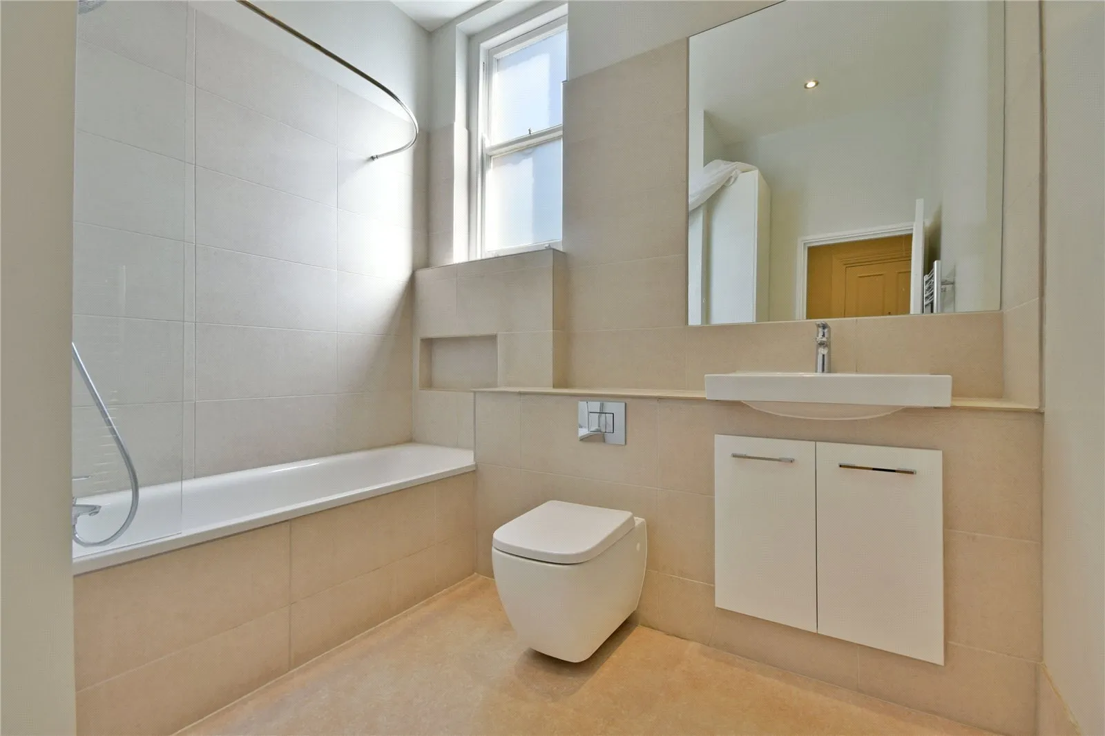 Room Willesden Lane in Greater London