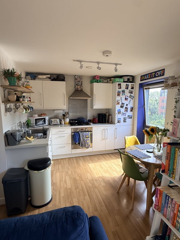 Flat Grosvenor Way in Greater London