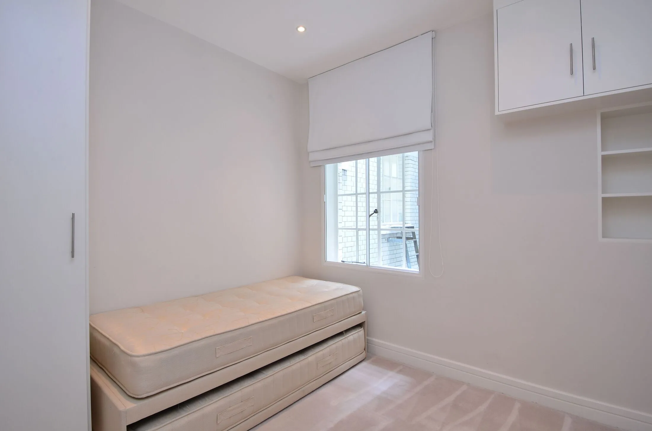 Flat Brompton Road in Greater London