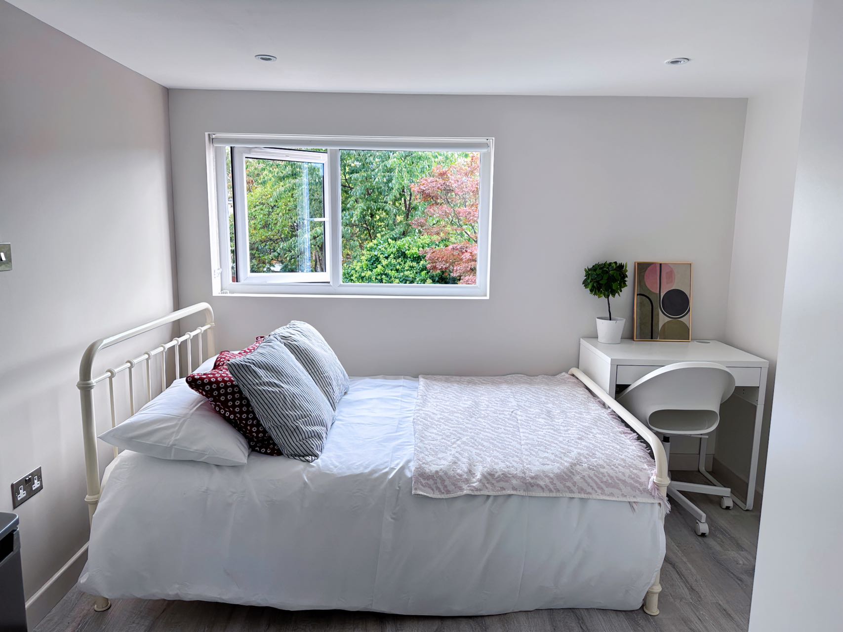 Flat Ernest Street in Greater London
