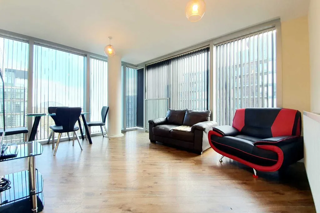 Flat Holkham Walk in Milton Keynes