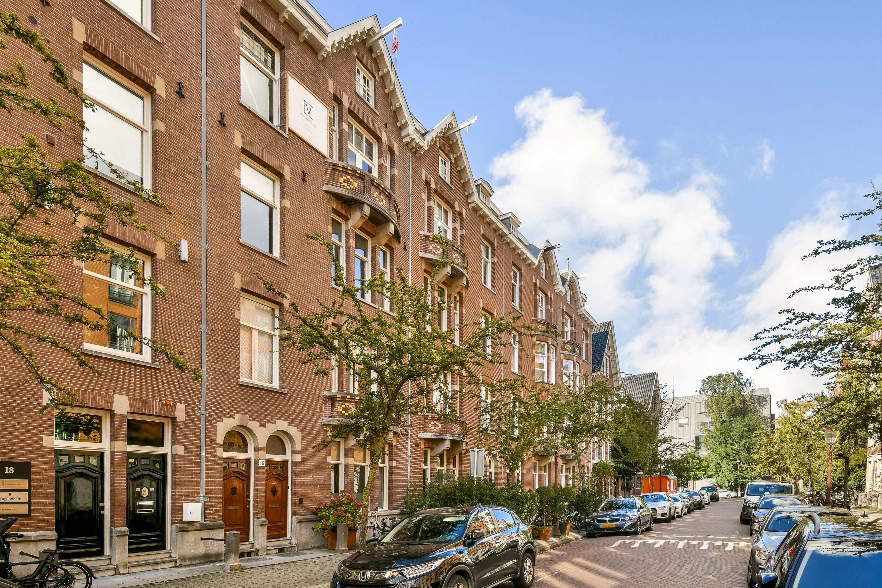 Appartement te huur in Amsterdam – Pieter de Hoochstraat – foto 1