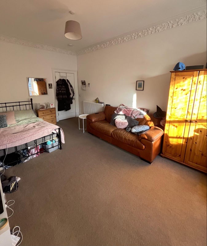 Room Comiston Gardens in City of Edinburgh