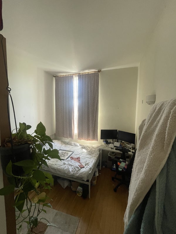 Room Akerman Road in Greater London