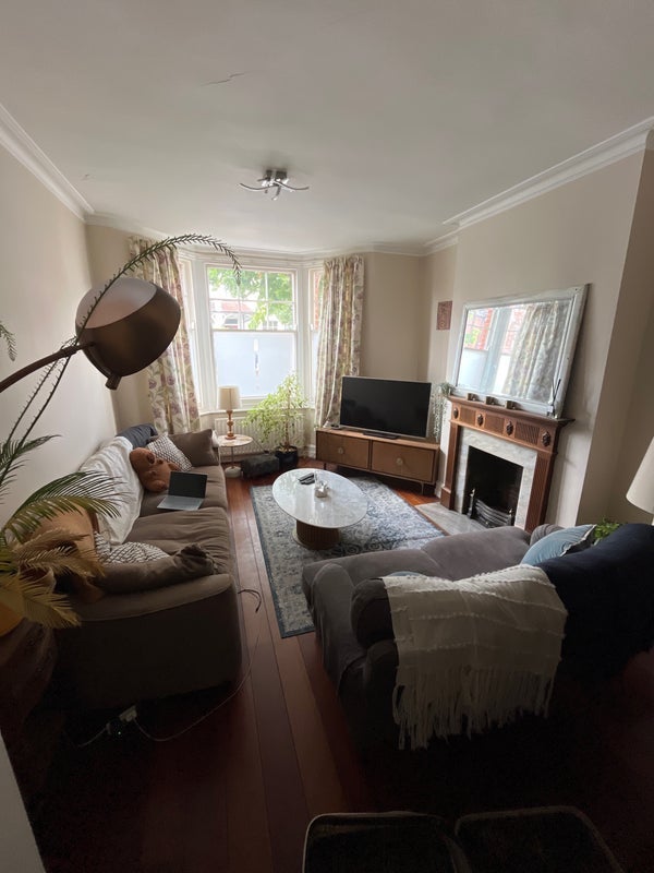 Room Trentham Street in Greater London