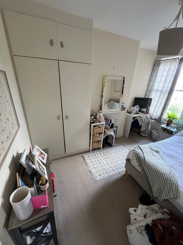 Room Trentham Street in Greater London