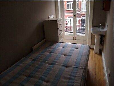 Flat Castletown Road in Greater London