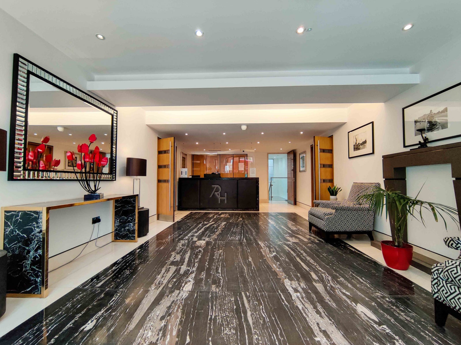 Flat Old Brompton Road in Greater London