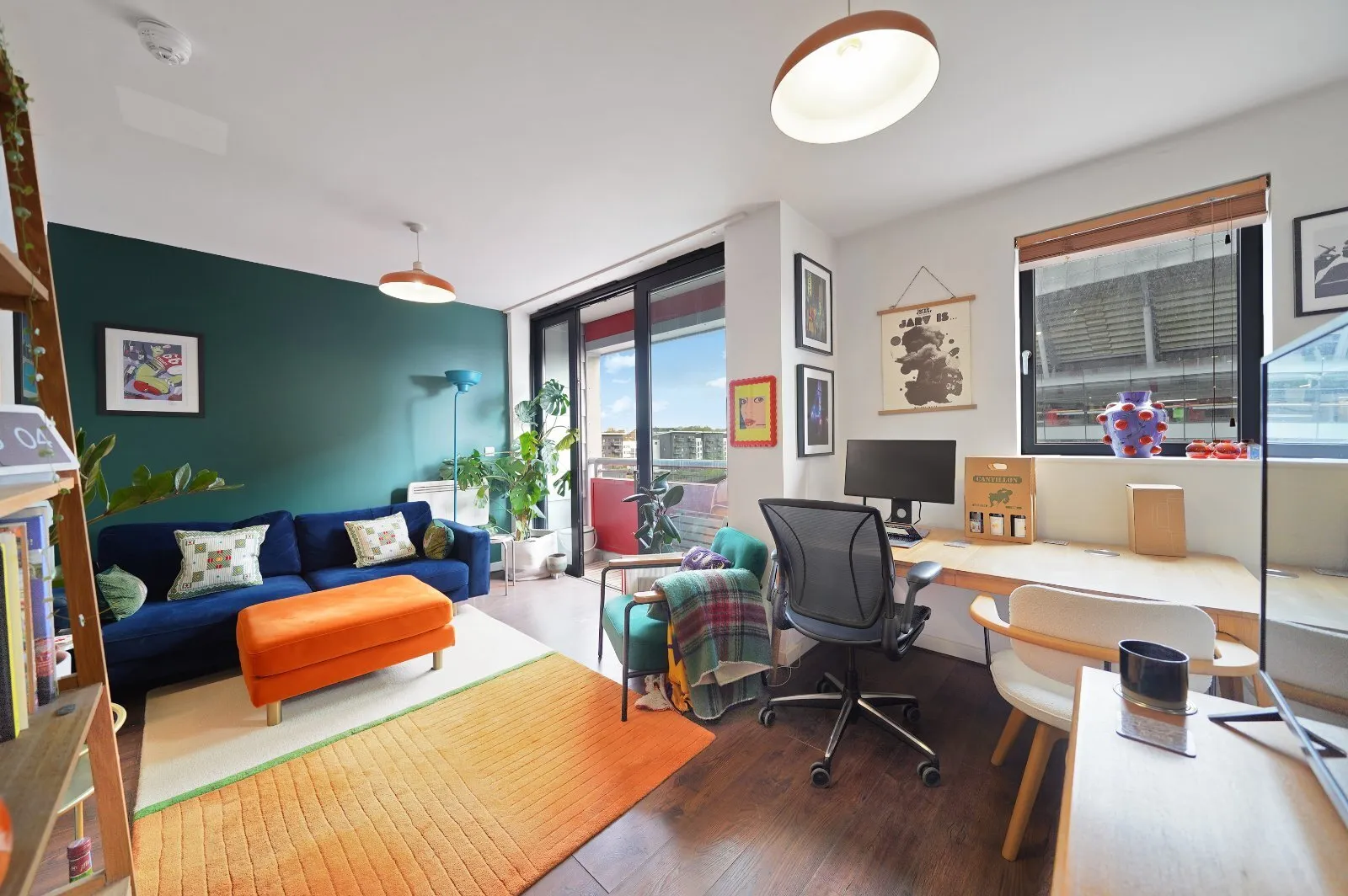 Flat Drayton Park in Greater London