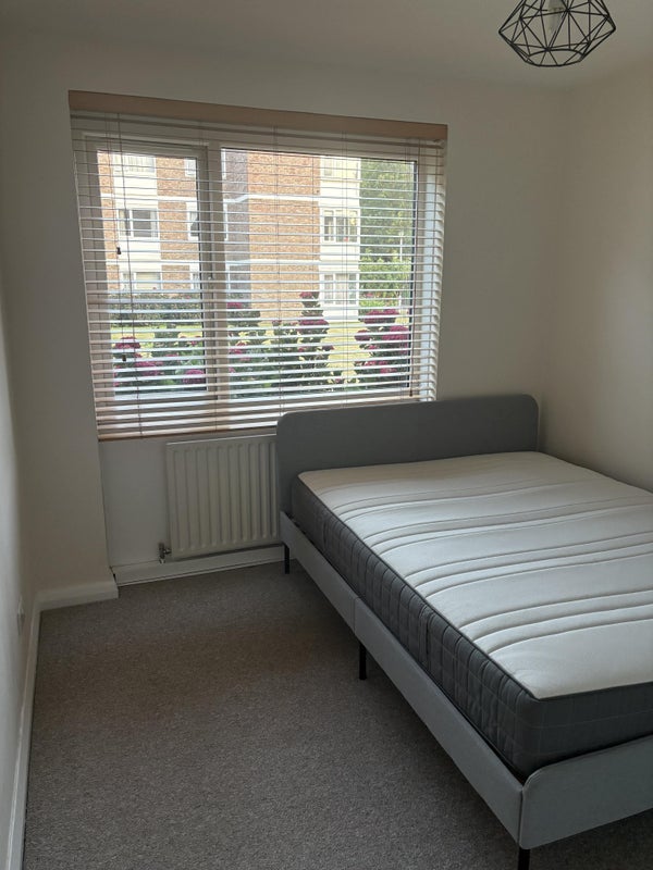 Room Great West Road in Greater London