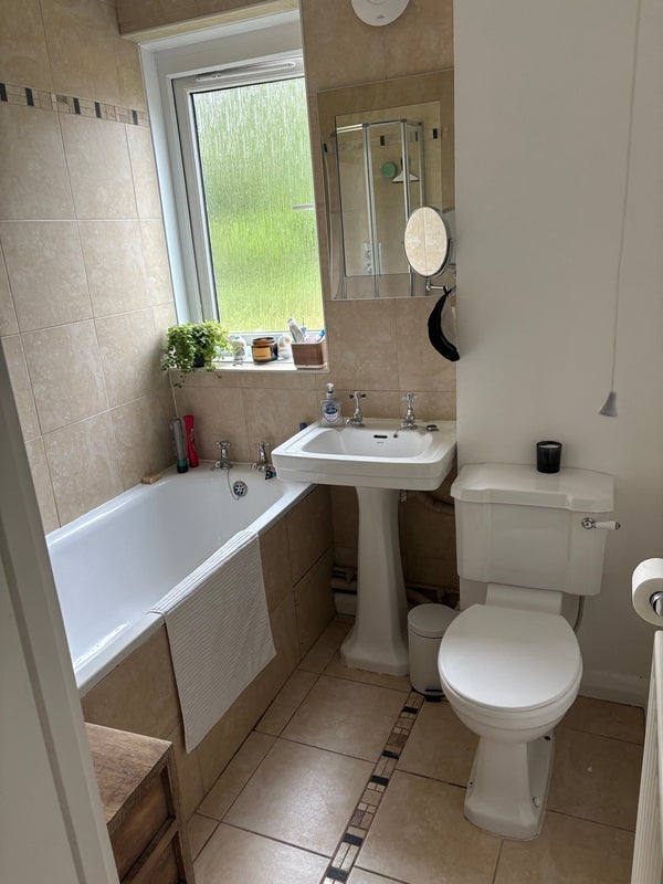 Room Great West Road in Greater London