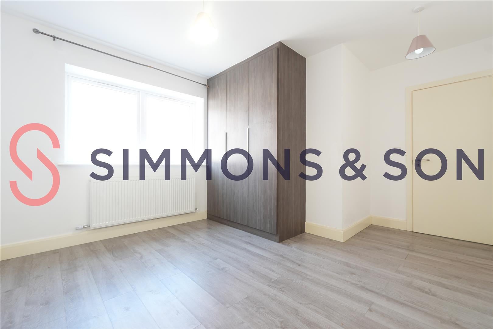 Flat Farnburn Avenue in Slough