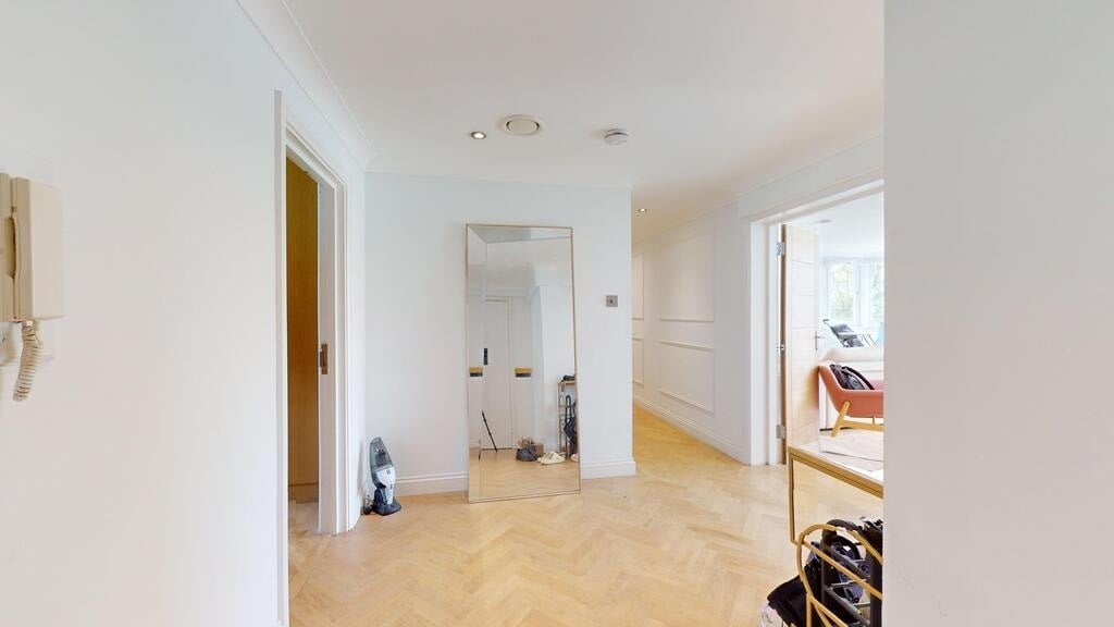 Flat Norfolk Crescent in City of Westminster