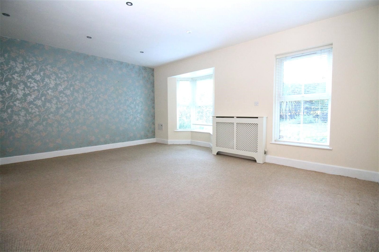 Flat Linfield Lane in Horsham