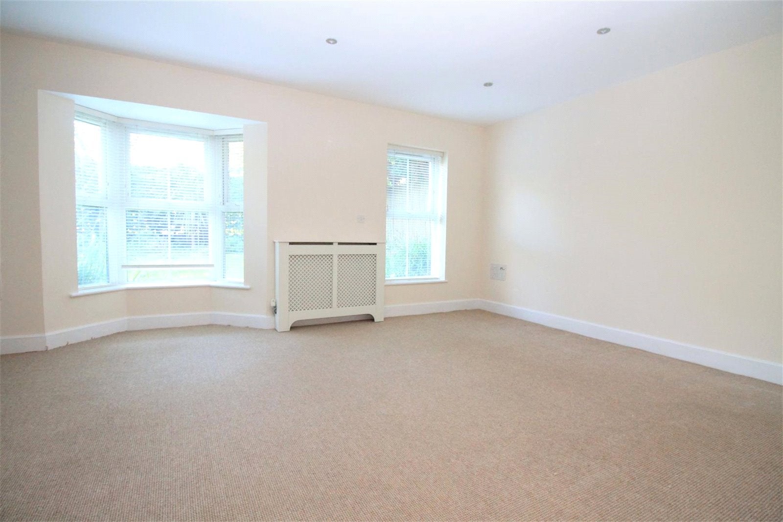 Flat Linfield Lane in Horsham