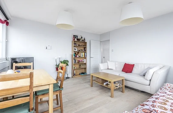 Flat Wye Street in Greater London