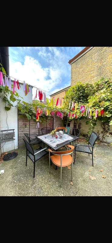 Room Shacklewell Lane in Greater London
