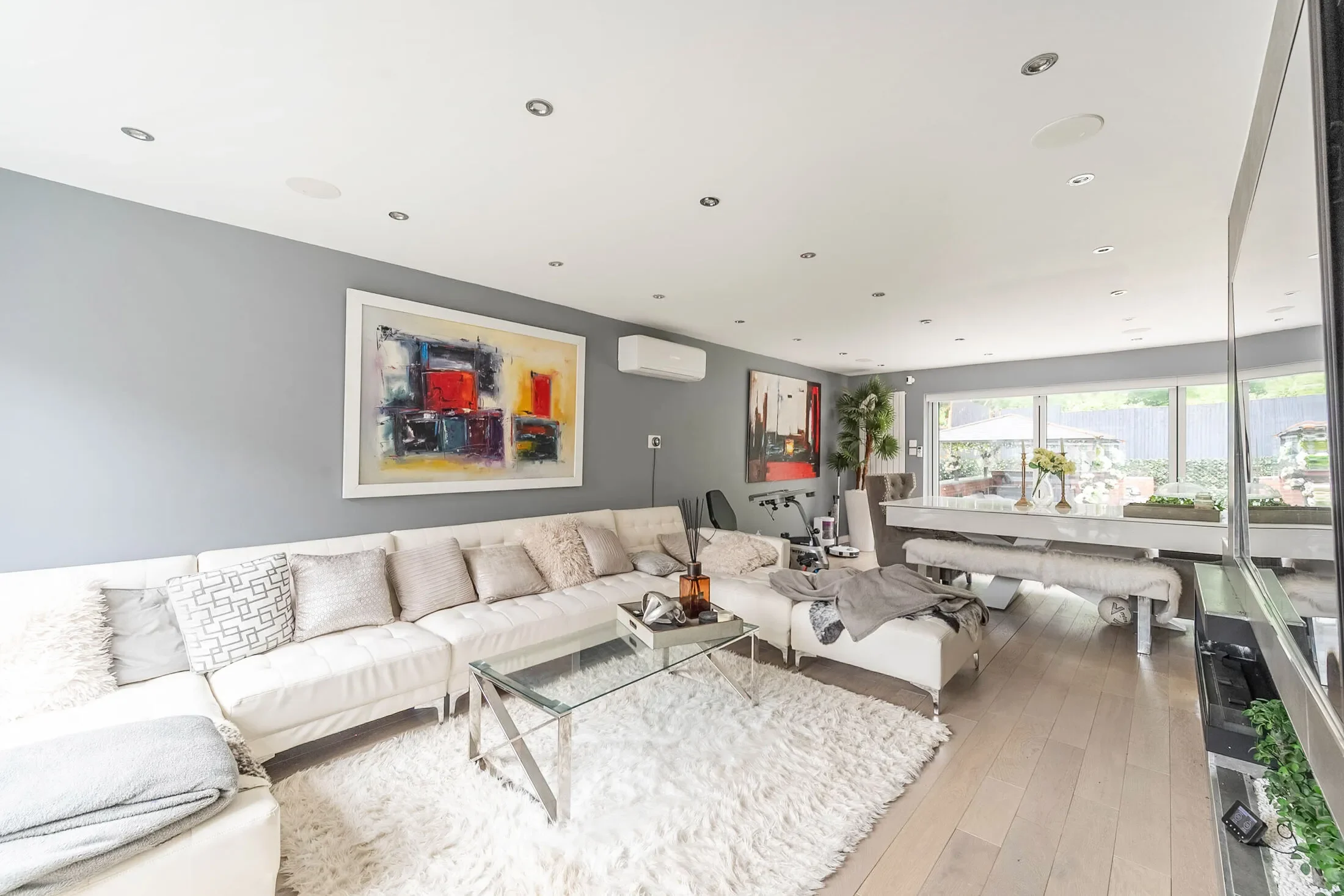 House Hill Close in Greater London