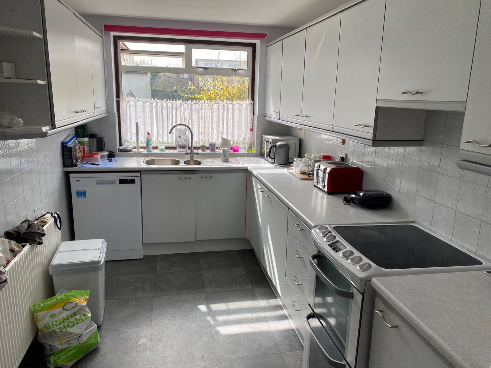 Room Colney Road in Dartford