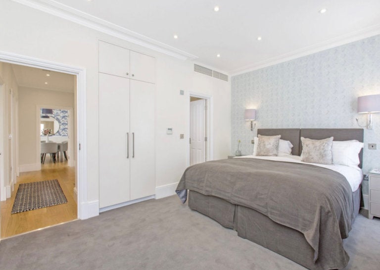Flat Chesham Place in City of Westminster