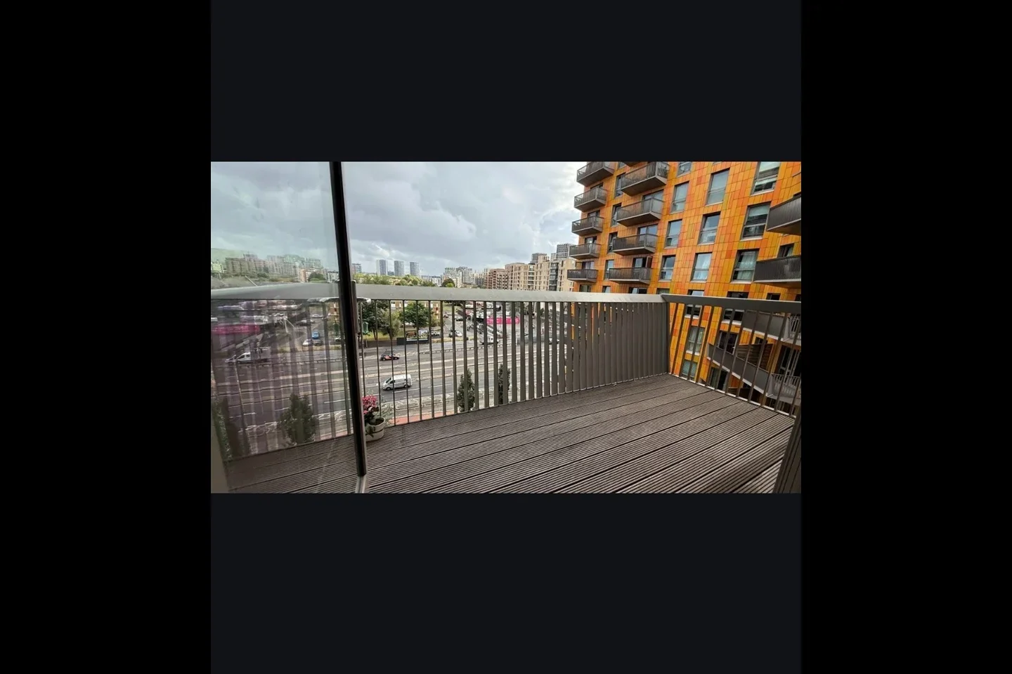 Flat Bywell Place in Greater London