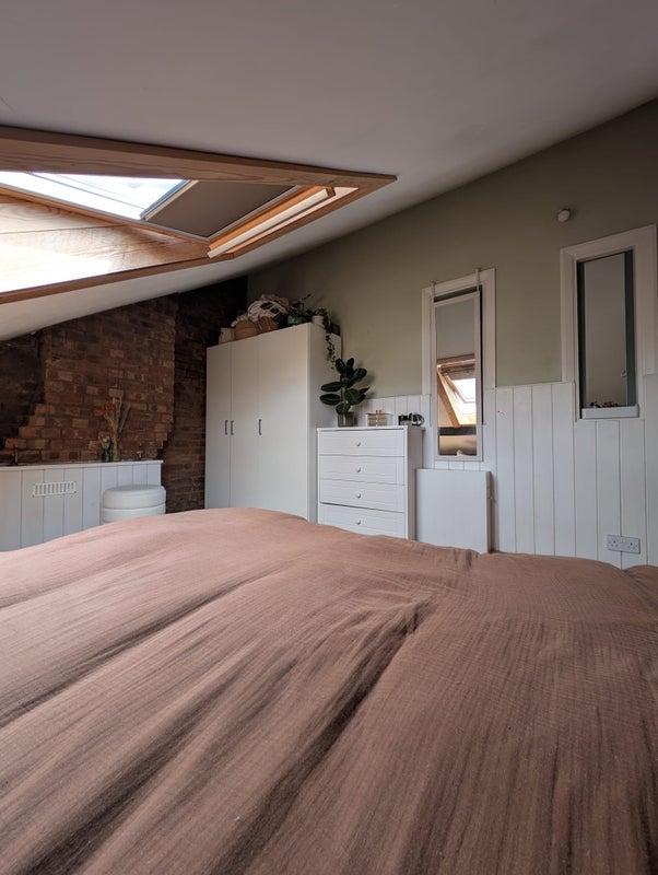 Flat Diploma Avenue in Greater London
