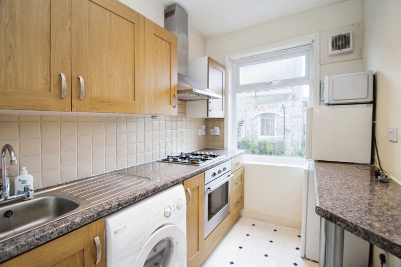 Flat Sumner Road in Greater London