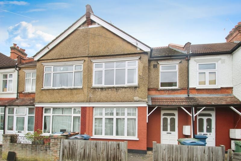 Flat Sumner Road in Greater London