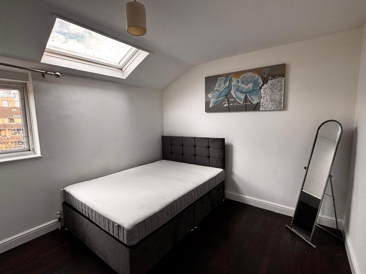 Room North Ninth Street in Milton Keynes