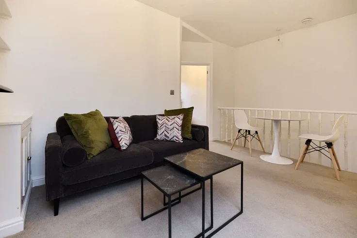 Flat Edgington Road in Greater London