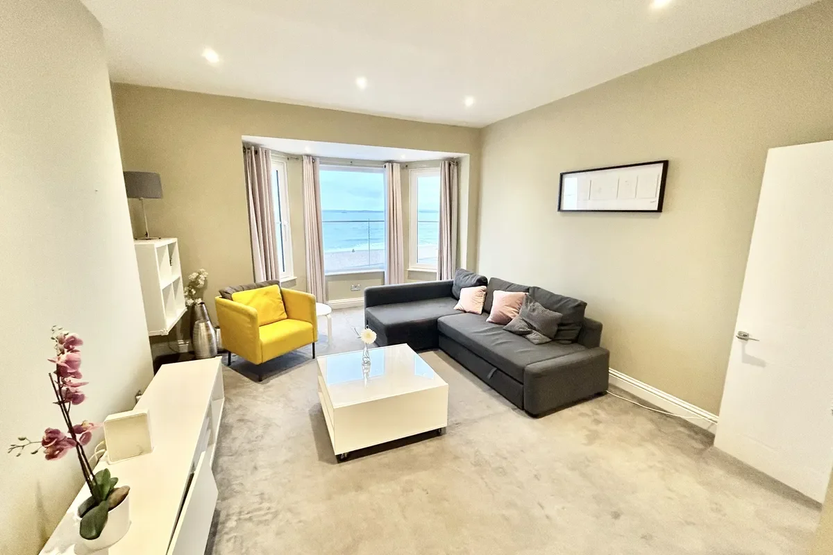 Flat South Parade in Portsmouth